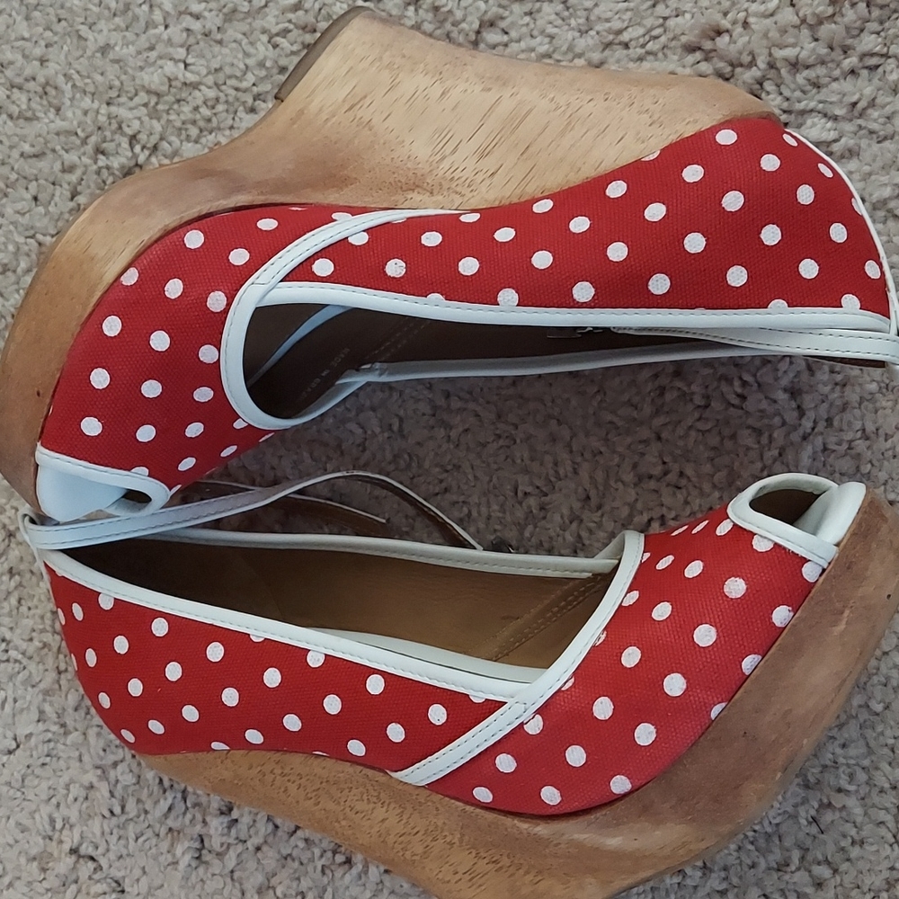 Shoes - Picture 4 of 4